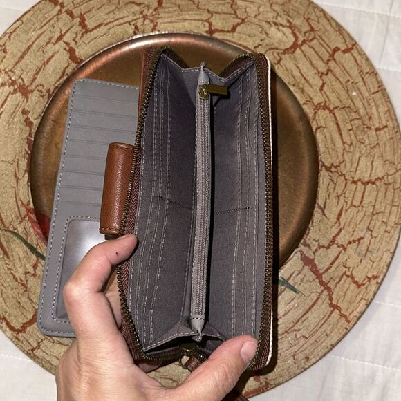 FOSSIL Madison Cognac Neutral Strip Wristlet Clutch Wallet - Picture 8 of 12